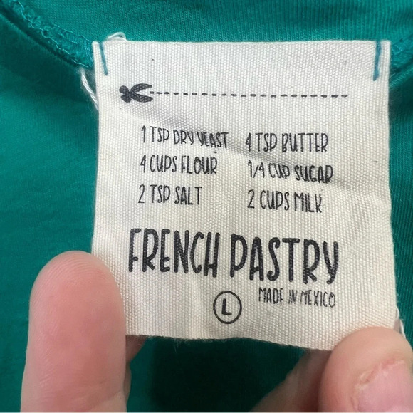 French Pastry Serenity inside and around the Planet 100% cotton crop top size L - Picture 5 of 6